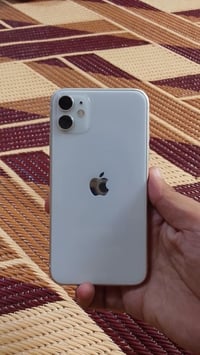 آيفون ١١ • ذاكرة ١٢٨ • بطارية ٧٢٪