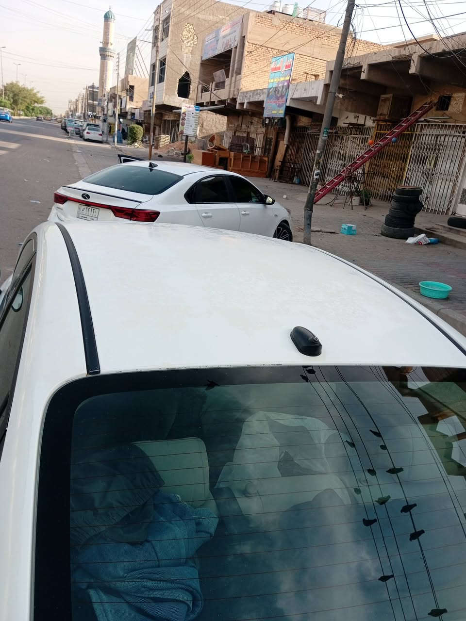للبيع او مراوس كيا ريو موديل 2014 وارد امريكي حادث باب الايمن مبدل نفس اللون وصبغ نص باب الايمن الخلفي السيارة بيها جراد قماره وصندوق وبنيد رقم بغداد السعر 80 للاتصال ***********
