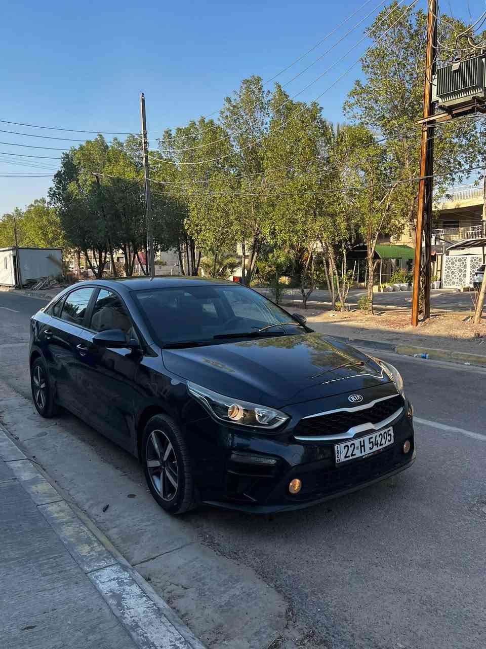 السلام عليكم 
للبيع كيا سيراتو 2019 خليجي ماشيه 103 مكفوله كفاله عامه عدا صبغ بسيط بالدعاميه الخلفيه السياره كلشي بيها على وضع الشركه سبير شركه ما نازل وما ناقصها كلشي  تبريد ثلج تخم تاير جديد باتري جديد صدر جديد 
مواصفات شاشه كبيره كامره خلفيه دواره فول تحكم ستيرن  كشافات و باقي المواصفات المعروفه 
السعر : 128 ورقه 
للاستفسار : ***********
مكان السياره بغداد العامريه
