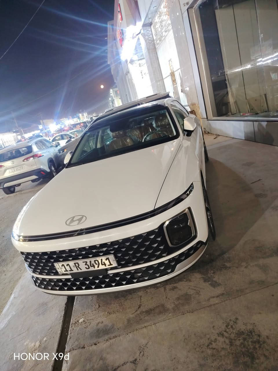 السلام عليكم هونداي ازيرا ٢٠٢٥ خليجي 
وكاله بعده بل ضمان ماشيه ٦٠٠٠ فقط فول موصفات سياره جديده جدا أو وكفاله
محرك ٦ سلندر 
بانوراما
بصمه 
كشنات جلد 
تدفى تبريد كشنات
حساس امامي خلفي
شاشه متصله كار بلي
تبريد شاشه
شاحن واير ليس
كير تعليك
٤ كامرات محيطيه
كشن سايق خزن ميمري
كشن هزاز وتدليك
جنطه كهرباء
لد خلفي
تشغيل عن بعد
لايت زنون عدسه متحركة
مري جانبيه قلاب ويه لبك
جام أتو 
اناره داخليه محيطيه
شفتات ستيرن 
نضام ترحيب 
للتصال***********
