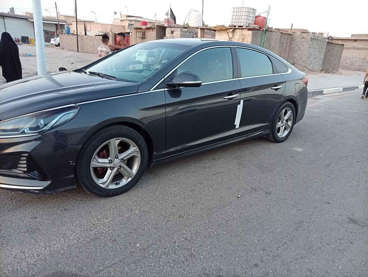 يالله السلام عليكم  

للبيع سوناته  2019 وارد كوري 
محرك دوش 2000

سياره حره بسمي سنويه جديده تنتهي ب2031

حادثه بسيط جاملغ ايمن فقط 
و الصفحه اليمنه مصبوغه 
الوارد كوري يجي ما مكفول من صبغ  

بدون ارباك شرط 

- مواصفات السيارة 1/1 

- بصمة تشغيل

- بصمة ابواب

- بصمة جنطة

- نظام ترحيب عند الاقتراب

- تبريد ابيانو

- سستم نيكل كامل

- شاشة

- كامرة خلفية دوارة

- كشنات كهربائية

1- مكينه  2000 دوش   لمرغوب وضع الشركه  ماشيه 120حقيقي 

2- كير  وتماتيك وعادي ATMالمرغوب 

3-  نضام عدم الازعاج بلتبريد  يعني اذا اجاك تصال ينصه صوته ويرجه لوضعه عند انهاء التصال تبريد امامي منفصل  تتحكم  بلبروده  مال سائق والصدر 

4-  حساس امطار 

5- شاشه بلدشبول لاضهار الاعطال 

6-   3  وضعيات للقياده

7-  اناره واشاره ترحيب عند القترات 

8- سمارت روز يعني تثبيت السرعه ذكي 

9- سماعات 10 انفتي مضخم صوت 

10- الايت نضام  highbeam  يعني تصعد وتنزل العدسه معى الطريق وتماتيك

11- حساس تايرات   +تخم تاير جديد 

12-نضام ABS مانع انزلاق

13-مري تعميم ضد الاضائه العاليه  + بلو لينك + باب كراج +  مكالمه طوارئ

14- نضام الملاحه

15-  انضمه للقياده  SPORT   و  ECO  اقتصادي   

 وسبورت عادي وتفاعلي 

16- تحديد موقع السياره  GBS

17-مخارج شاحنه واير ليس   وبلوتوث و USb

18- حاكيه بلاديه

سيارة جداً حلوة ونظيفة ومابيها اي  نوواقص.........

-----------------------------------------السعر 127  وبيه مجال شي بسيط ......مكان سياره بصره  ....

واتساب ***********
