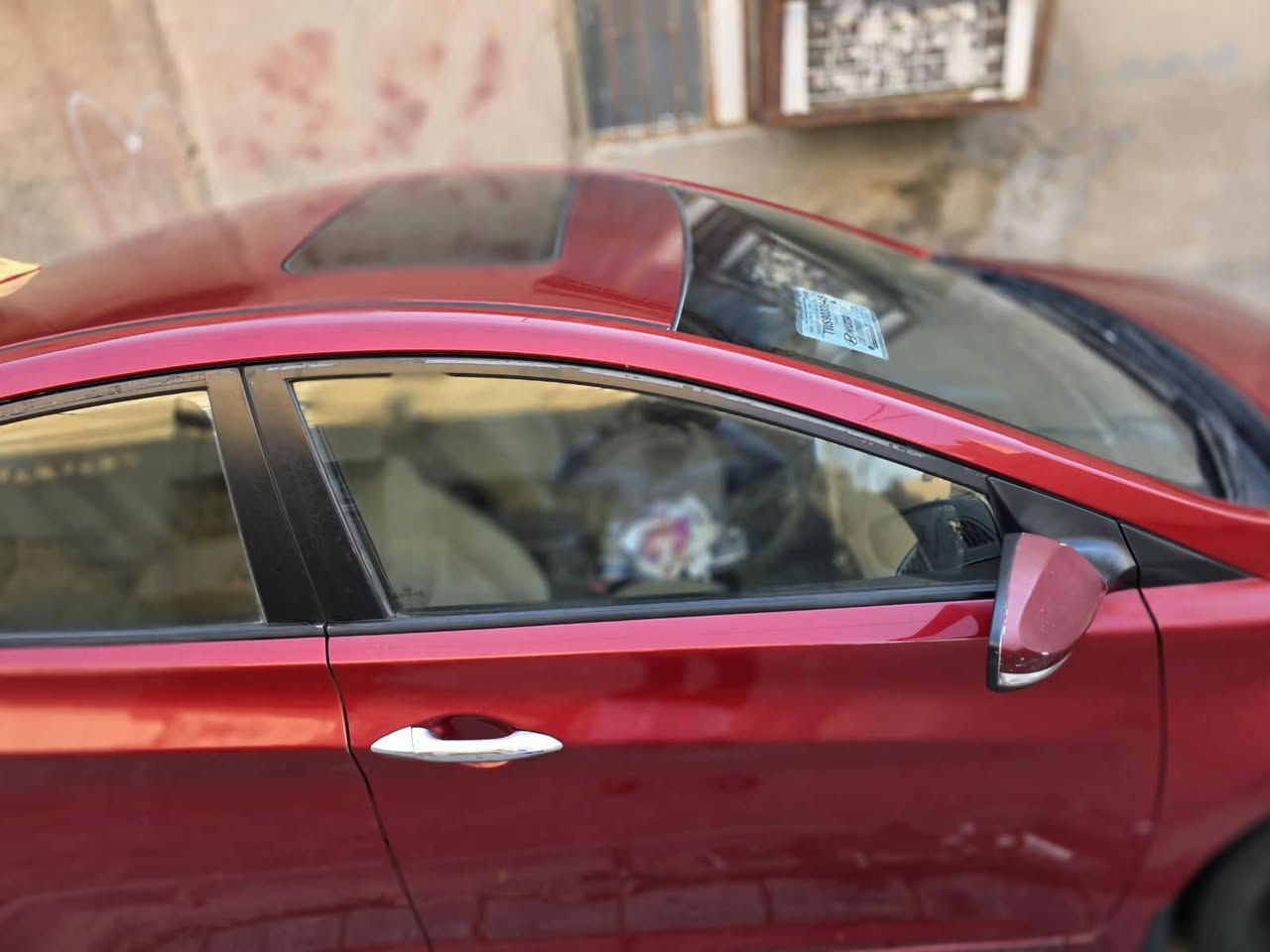 سلام عليكم النترا مديل ١٢ شكل ١٥ خليجي بيه قطعتين صبغ بدون داخل سياره فول عده البصمه عنوان طوريج رقم الهاتف  ***********
