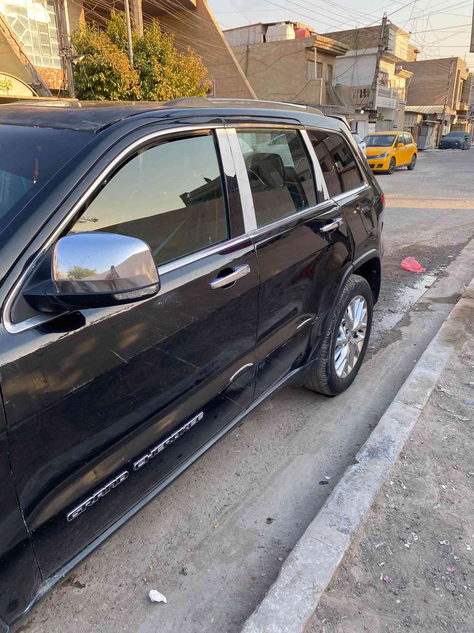 سلام عليكم جيب كراند شيروكي موديل ٢٠١٨ السياره ابيعه الك عام بيه من الخارج حادث تكمتين وربع قماره وبيه هسه طخات موضحه بل صور مكينته خير من اللّٰه السياره رايدله ترتيبات بس شعندك مراوس نزل وإذا بيع
فوتلي خاص للتواصل ***********
