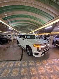 لاندكروز Vx • ٢٠٢٥ • ٤٥٠٠٠ كم