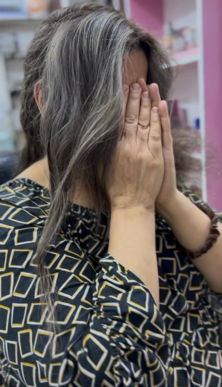 صالون كاردينيا بيوتي 💅
صبغ وميش كثيف حسب الطلب 😍 ❤️
حي العباس الفرع الثالث يم البيت المثلث 
للتواصل على الرقم *********** ☎️
