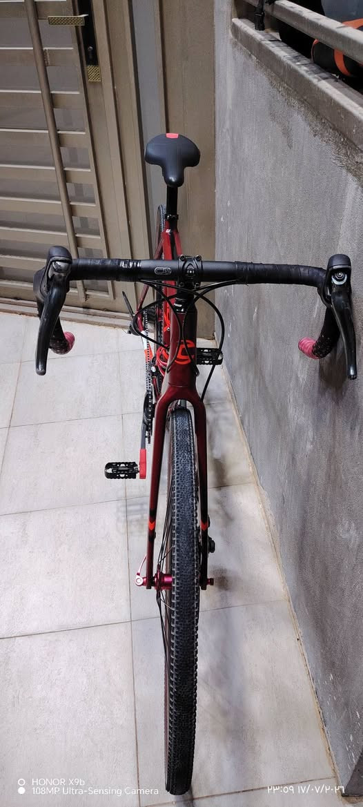 متوفر للبيع...
دراجة كرفل نوع cannondale قياس الفريم ٥٤ مناسب لطول ١٧٠ فما فوق
السستم تياكرا ٢ في ١ ميكانيكي شغال ١٠٠٪١٠٠
بيهه بعض الشخوط موضح بالصور والفيديو المرفق
السعر النهائي ٧٥٠ الف دينار قفل
عنواني الزعفرانية منطقة الأمانة
رقمي *********** واتساب ماسنجر
