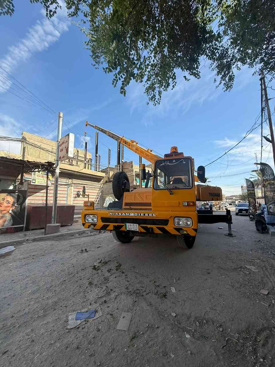 كرين ٣٠ طن • موديل ٨٢ • مكفول للشغل