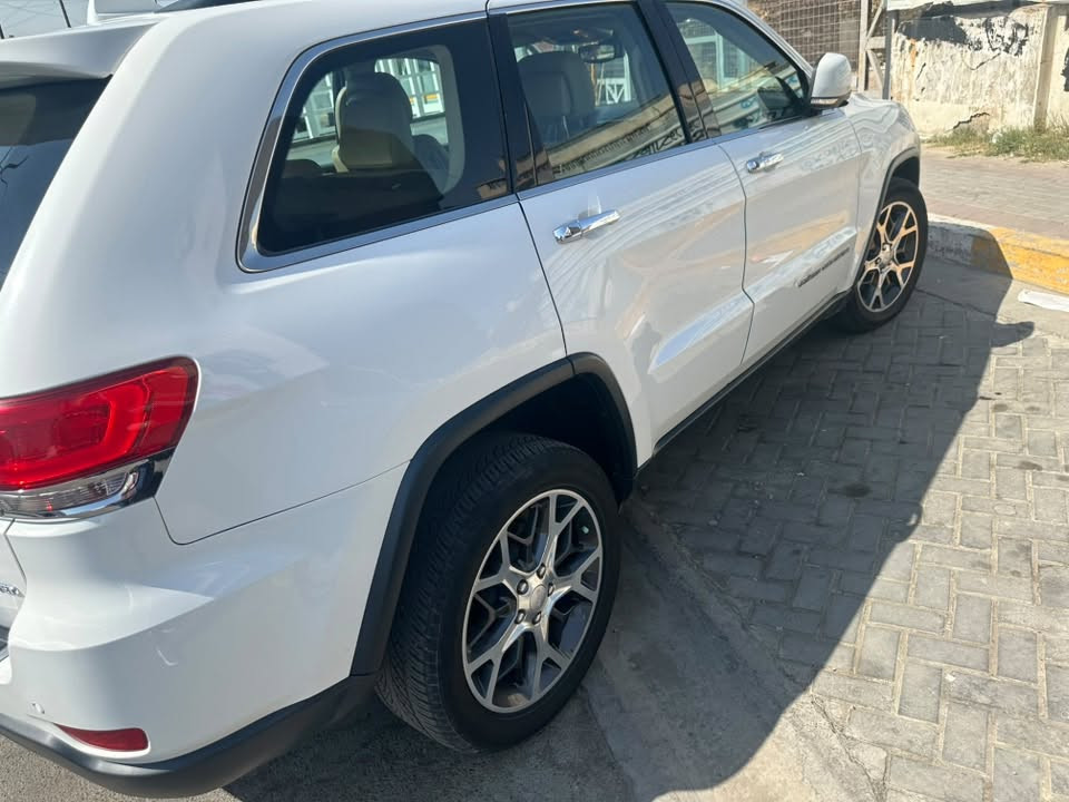 السلام عليكم جيب موديل ٢٠١٩ للبيع بغداد لمتد خليجي
***********
السعر ٢٢٠$

