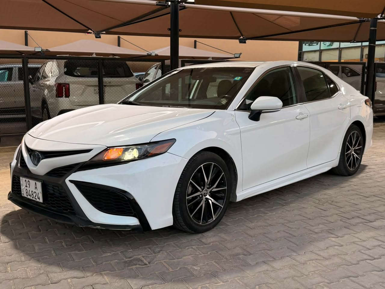 تيوتا كامري هايبرد 2024
رقم كربلاء تحويل مباشر 
حجم المحرك : 4 سلندر 2500 دوش 
عداد المسافة : 71 الف mill 
الضرر : جاملغ خلفي بارد فقط بدون دواخل 
المواصفات SE 
كشنات جلد - كشنات تدفئة - انضمة قياده 
نقطة العمياء - مانع الاصطدام - تعليق SE رياضي
السعر 200 🔥 ورقه فقط وقابل للتفاوض 
📞 ***********
📍 كربلاء / حي الحسين
