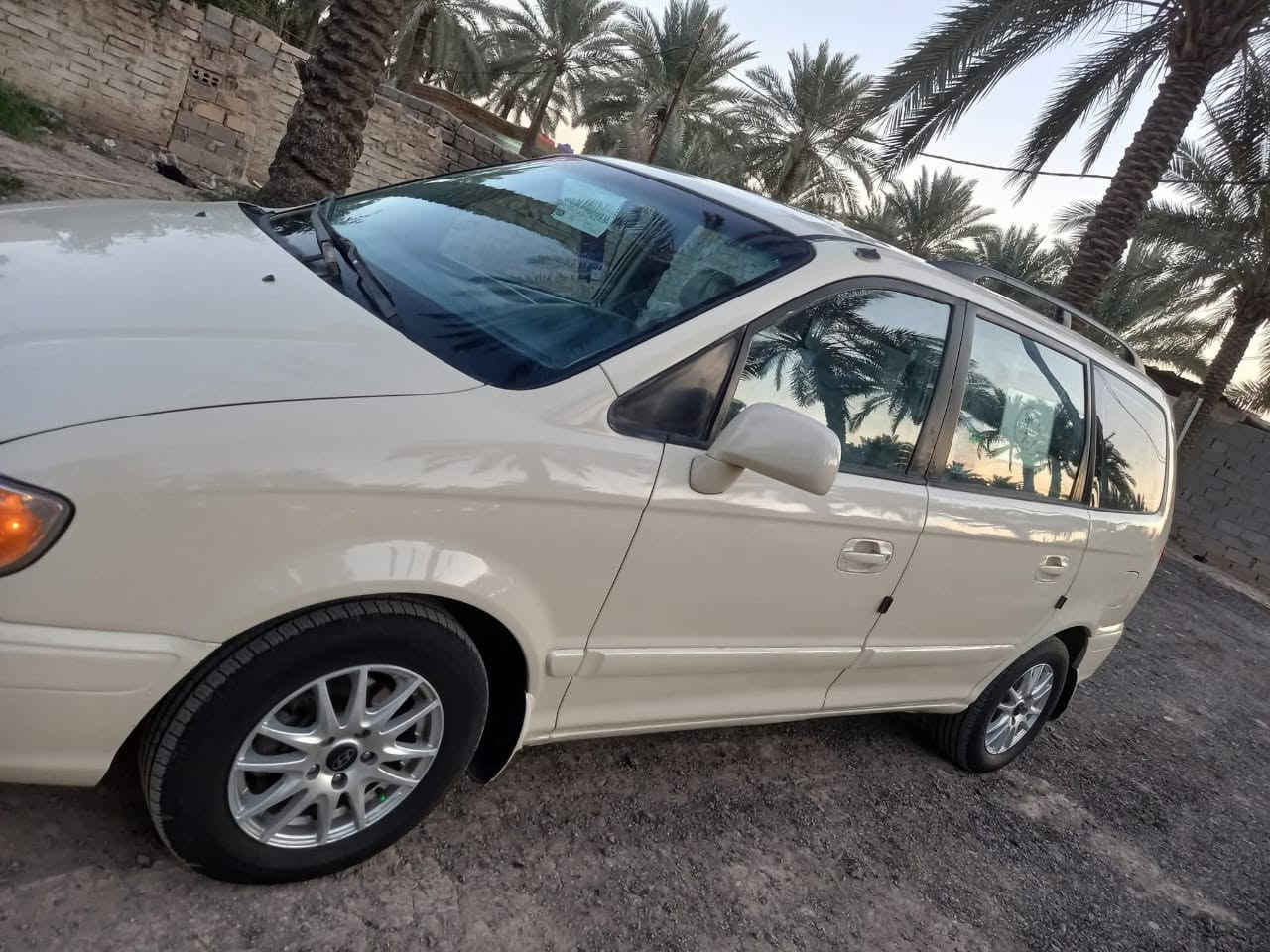 السلام عليكم
هونداي تراجيت خليجي موديل ٢٠٠٦ بأسمي رقم بغداد ألماني وشرط التحويل 

٧ راكب 

مكينه ٦سلندر ٢٧٠٠ وكير وحداديه شرط تخم تاير جديد كهربائيات كله شغاله 

التبريد منظومه جديده وعايز غاز

 السياره مكفوله من الحادث

السعر ٧٥ وبيها مجال 

مكان السياره بالحله مركز المدينه 

للتواصل *********** بي واتساب
