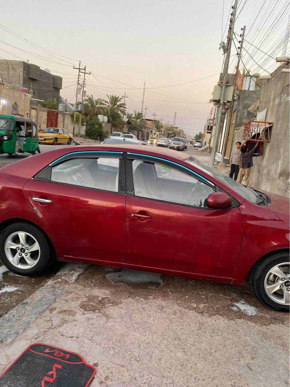 سلام وعليكم سياره كيا سورنتو مديل 12 خليجي مكينه الف وستميه تبريد حداديه جاهزه كير محرك كفاله رقم اربيل جديد سنويه 27 تنتهي سياره ما عليهة قرامات سياره مرشوشه حزام جماليه بيهة طخه بصيطه بجامله الوره وجامله اليمن المامي بلبدايه ما بي ضرض داخلي عنوان سياره البصره 70 وبيهة مجال المكان البصره الستفسار رقم الهاتف 
*********** Singapore
