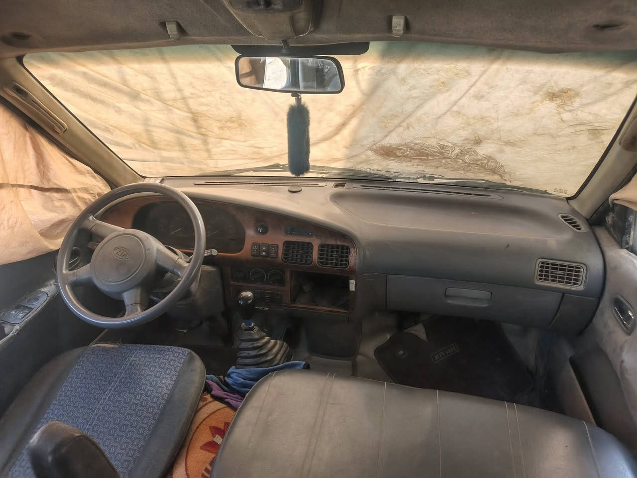 كيه بريجو موديل 98انكليزي كربلاء مصفره هيئه وغرامات مكينه وكير واكسن شرط صبغ عام درجه اولى تعميره حلوه جاهزه من كل شي ترايك وين مايعجب نقص بس زوج تايرات نص عمر  السعر 67وبيه مجال قليل حگ الجيه للطيبين مكان السياره الناصريه المركز واي استفسار علوتساب حاضر ***********
