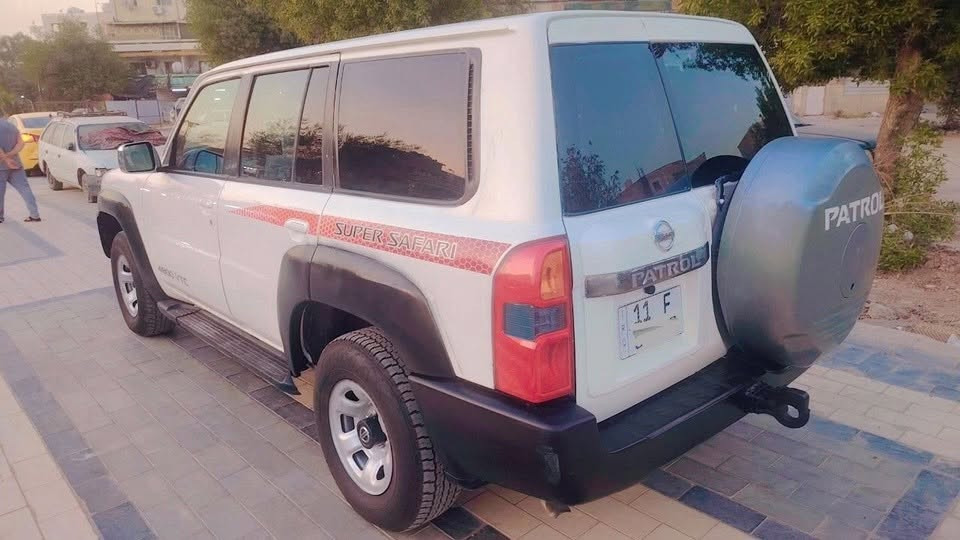 نيسان باترول ٢٠٠٨
 محرك جديد  بلادي
 گير اوتماتيك   4800 
فور ويل  دبل تانكي شغال السيارة مصبوغة عام للجمالية 
لاضربة ولا تكمة السيارة مرقمة  وبأسمي   موجودة في بغداد 
الشراي يتصل 
***********
