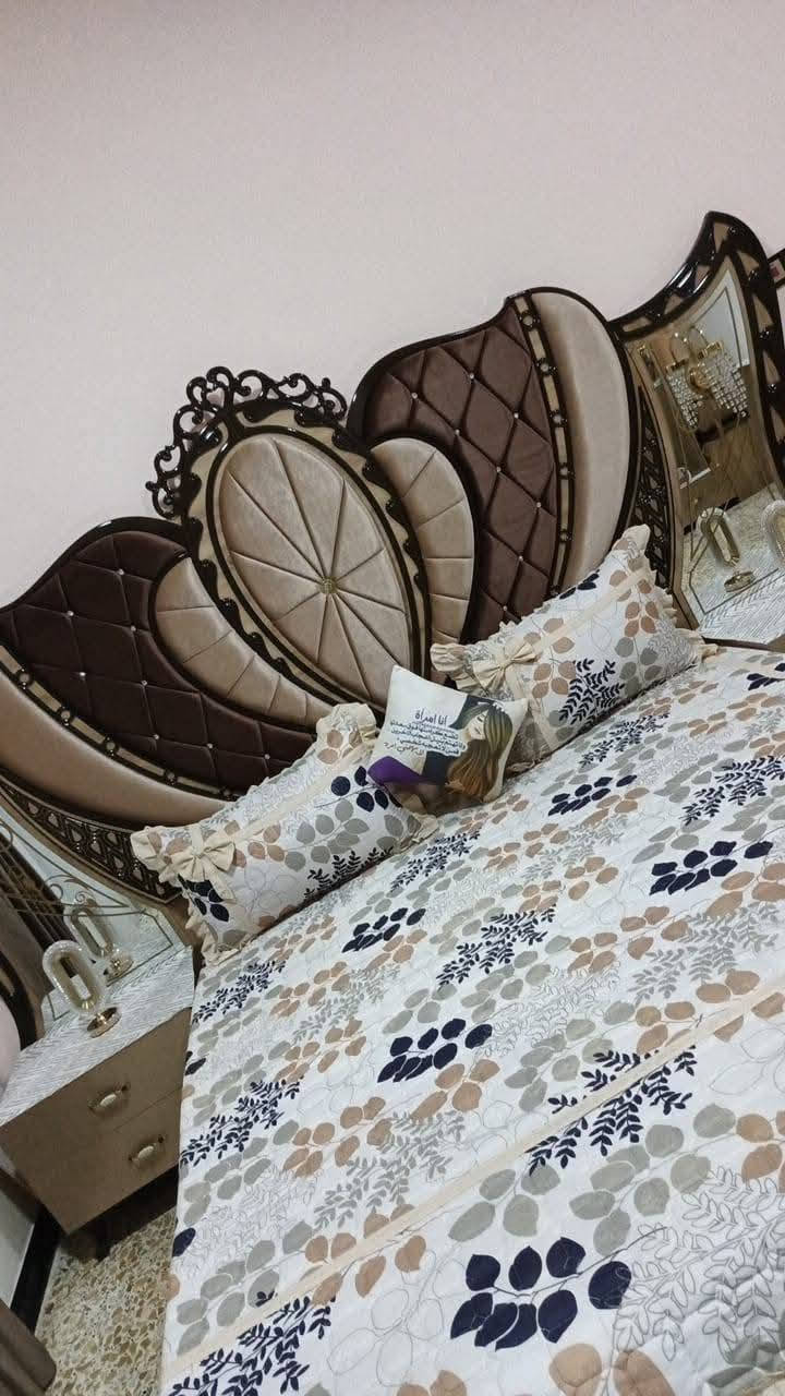 السلام عليكم.. غرفه البيع مكاني منطقه البحاتم عل طريق مدينه السياحيه الاستفسار الاتصال عل رقم 📱 الهاتف ..***********
