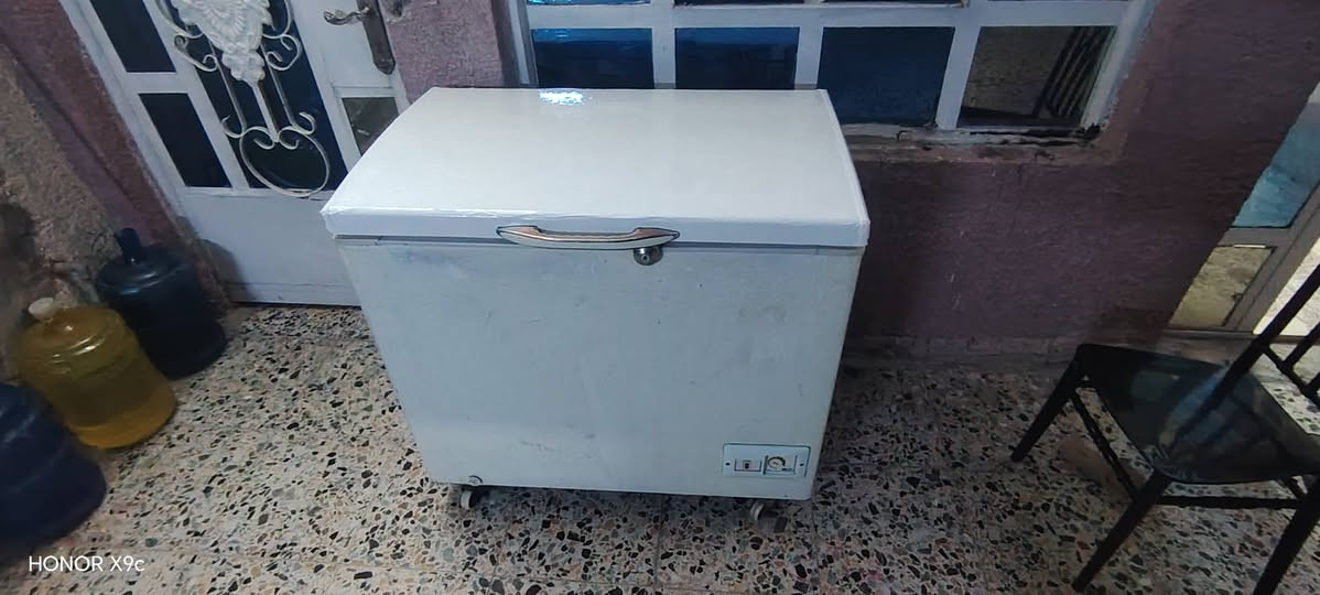سلام عليكم عندي مجمده نضيفه وشغاله كل نقص مابيه سعره 125 وبيه مجال مكاني بغداد حي اور رقمي ***********

نص مكتوب في الصور:
- HONOR X9c