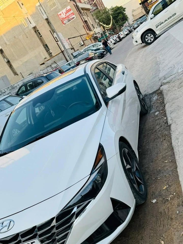 السلام عليكم elantra limted 2022
فول مواصفات ماشيه 39الف 
تفاصيل اكثر 
***********
***********
