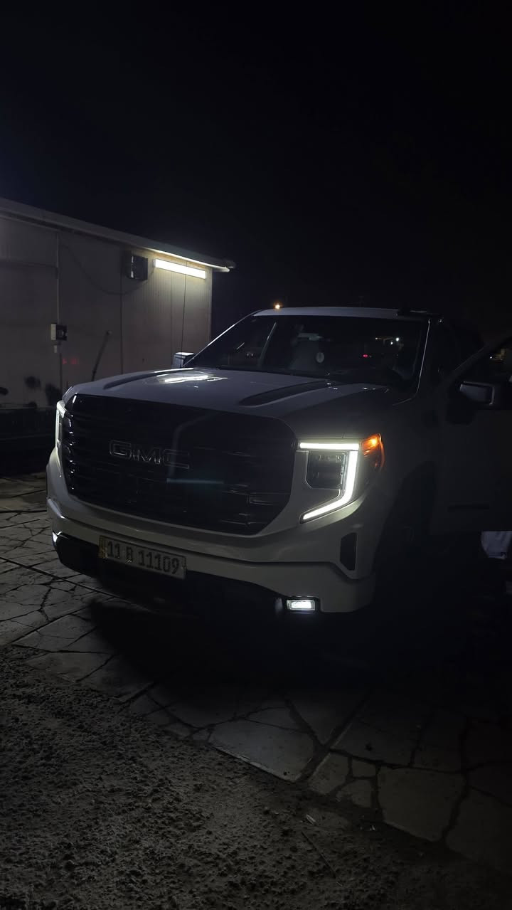 سلام عليكم. للبيع 🛻✨
​: جمسي سيرا (GMC Sierra)
​الموديل: 2024
​المحرك: 4 سلندر2700 تيربو 
​الحادث / البنيد:  ومدكر فقط
باب طويل بدي قصير دشبول حديث 
كاميرات وليدات كاملة
​السيارة جاهزة من كلشي، شغل وتوكل على الله ما تحتاج أي مصاريف.
​المكان: البصرة
السعر: 270 وبيه جال بسيط بيع فقط
رقم بغداد مميز تحويل مباشر 
ماشي 29 الف 
للستفسار ‭***********‬ وتساب اتصال
