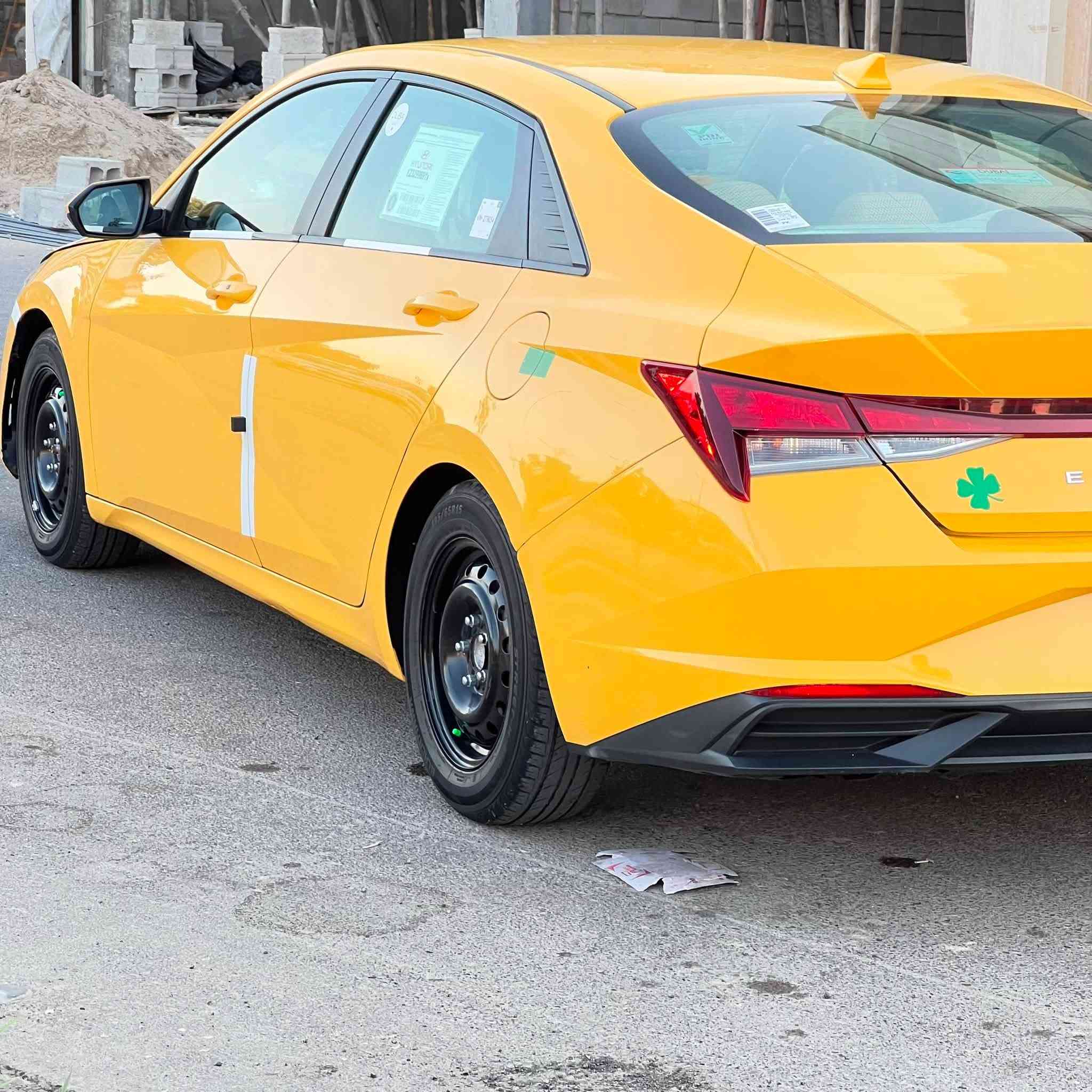 السلام عليكم عندي  النترا للبيع موديل٢٠٢٣ رقم بغداد سنوية ٢٧ شرط التحويل اوراد امريكي بدون تبديل حادث سيارة شبر بل جاملغ الامامي بدون دواخل مكينة وكير ع وضع شركة ماشية ٦١ ميل دوشمة الدلو منضومة غاز تخم تاير صدر ع وضع شركة سيارة جديدة احلي من صور  السعر ١٣٧ وبيها مجال بسيط صور الحادث مرفقة بل منشور موبايل *********** عنوان ديالي بعقوبة
