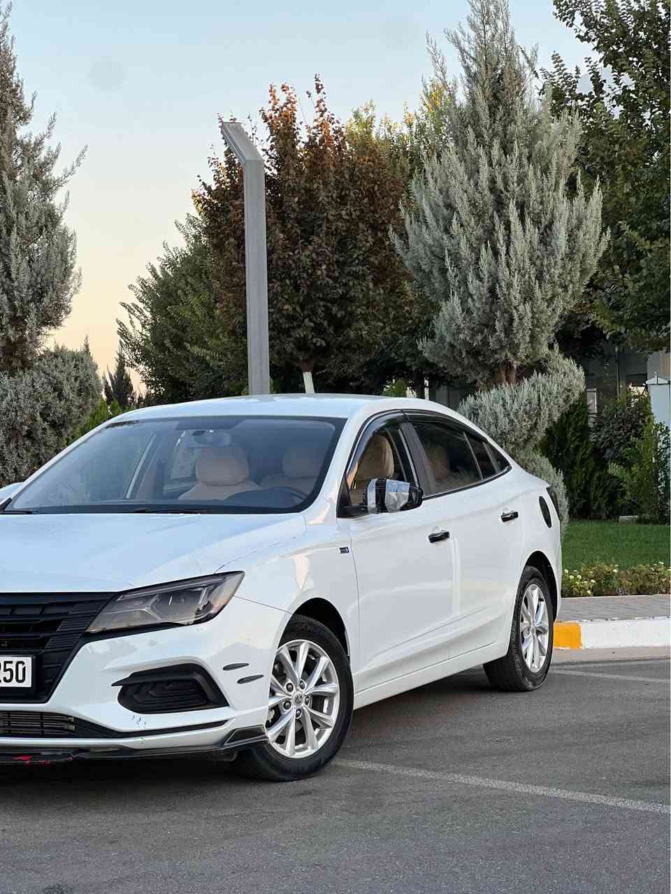 Mg 5 2024
سەیارەکە ٥٢ هەزار رۆشتوە 
سۆنەریم داناوە 
سفری شەریکەی mgیە 
کامل سپۆرت کراوە
٢ بەسمەیە 
شاشە گەورە
کامێرا 
رادار 
٤ جام کارەبا 
بێ بۆیاخە 
بەشەرتی گێرو مەکینەو کارەبای
شەرتی تەحویلو خەرامە
سعرى ٩٢ گەڵاو مەعامەلەیەکی برایانە 
*********** Singapore
