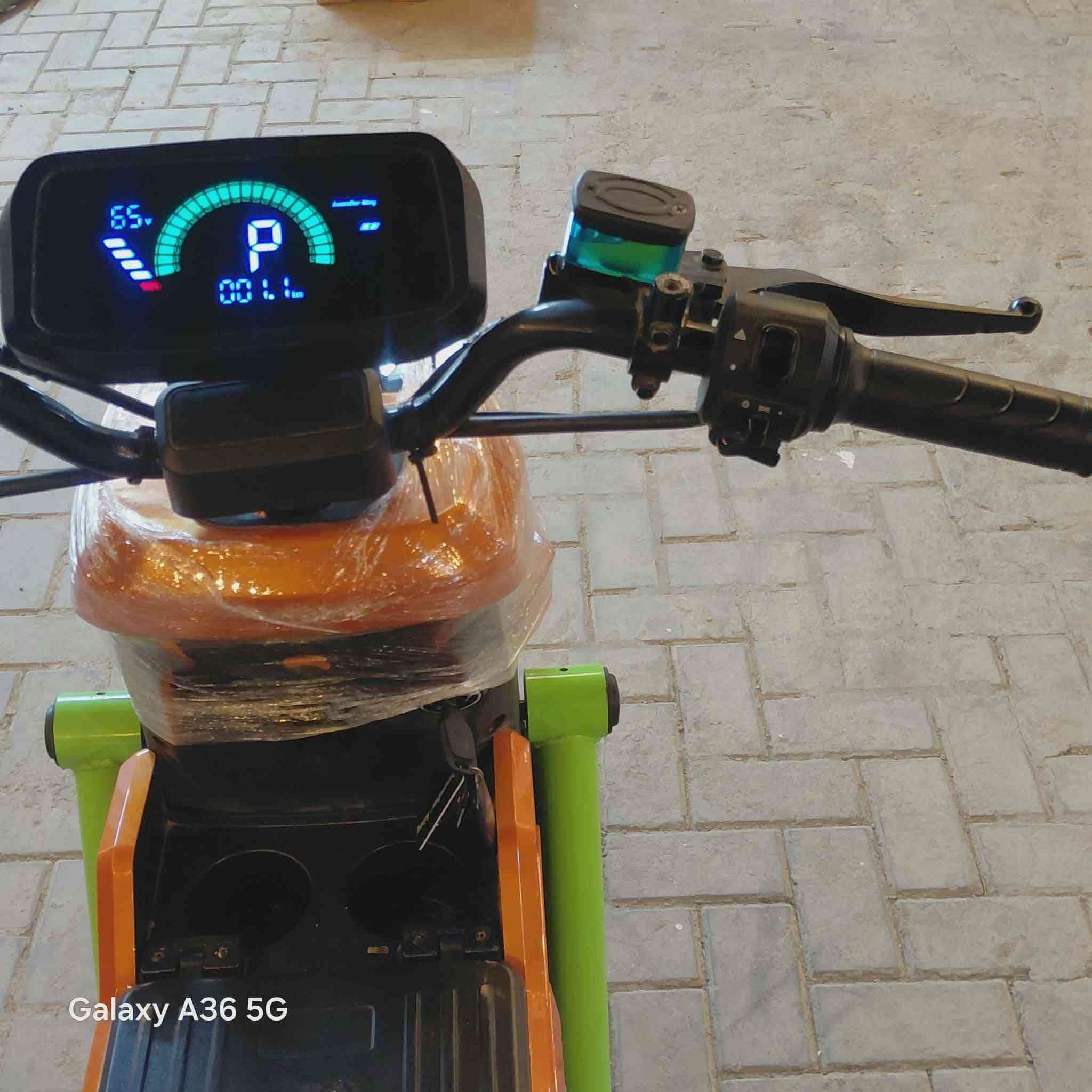 سلام عليكم دراجه شحن F3 للبيع خمس بطاريات ملف 
2000سرعه 75حقيقي عقل رياضي سعر 550 وبيه مجال مكان بغداد الدوره الرقم ***********
