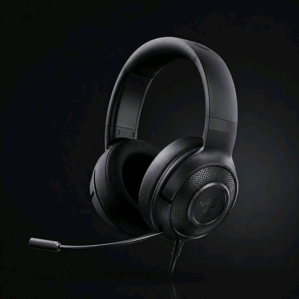 🎧🔥 Razer Kraken X – خفة ما تحس فيها وصوت يخليك وسط اللعبة!

صوت محيطي 7.1 🎯، ميكروفون واضح 💬، ووسائد أذن مريحة 👓

متوافقة مع كل أجهزتك 📱💻🎮

استعد للغوص في تجربة لعب لا تُنسى!

سماعة رأس فائقة الخفة مصممة لجلسات الألعاب الطويلة والمريحة.

تتميز بتصميم خفيف الوزن للغاية بوزن 230 جرامًا فقط مع وسائد أذن من إسفنج الذاكرة لتمنح راحة مثالية أثناء اللعب لساعات دون إحساس بالثقل.

توفر تقنية الصوت المحيطي 7.1 تجربة صوتية غامرة مع تحديد موضعي دقيق للأصوات، للتعرف على اتجاهات الخصوم بدقة أثناء اللعب.

مزودة بمحركات صوتية مقاس 40 مم مضبوطة حسب الطلب لتقديم صوت قوي وواضح مع جهير عميق وغامر يمنح تجربة صوت واقعية ومفعمة بالتفاصيل.

يأتي الميكروفون القلبي الشكل القابل للطي بتصميم مرن قادر على عزل الضوضاء المحيطة من الخلف والجوانب، ليمنح صوتًا واضحًا في التواصل داخل الألعاب أو أثناء المحادثات.

تحتوي على قنوات مخفية مخصصة للنظارات تعمل على تقليل الضغط حول العينين وتوفير راحة إضافية لمستخدمي النظارات.

عصابة رأس قابلة للتعديل مع وسائد أذن بيضاوية الشكل تضمن ملاءمة مثالية ومتانة عالية مع الاستخدام اليومي المستمر.

اتصال تناظري 3.5 مم متوافق مع الكمبيوتر، بلاي ستيشن 4، نينتندو سويتش، إكس بوكس ون™، والهواتف الذكية.

مصممة بعناية لتجمع بين الراحة، الأداء العالي، والجودة الفائقة التي تشتهر بها RAZER.

للاستمتاع بتجربة ألعاب واقعية وغامرة مع Razer Kraken X – الخفة التي لا تُشعر، والصوت الذي لا يُنسى.

​✨ للطلب أو الاستفسار:
تواصل معنا عبر الرسائل الخاصة (DM) 📩
أو عبر حساباتنا (إنستغرام، فيسبوك، تيك توك): @shopsonyiq
📱 واتساب: ***********
​💰 السعر: [40 الف 
🚚 التوصيل: مجاني لجميع محافظات العراق 🇮🇶