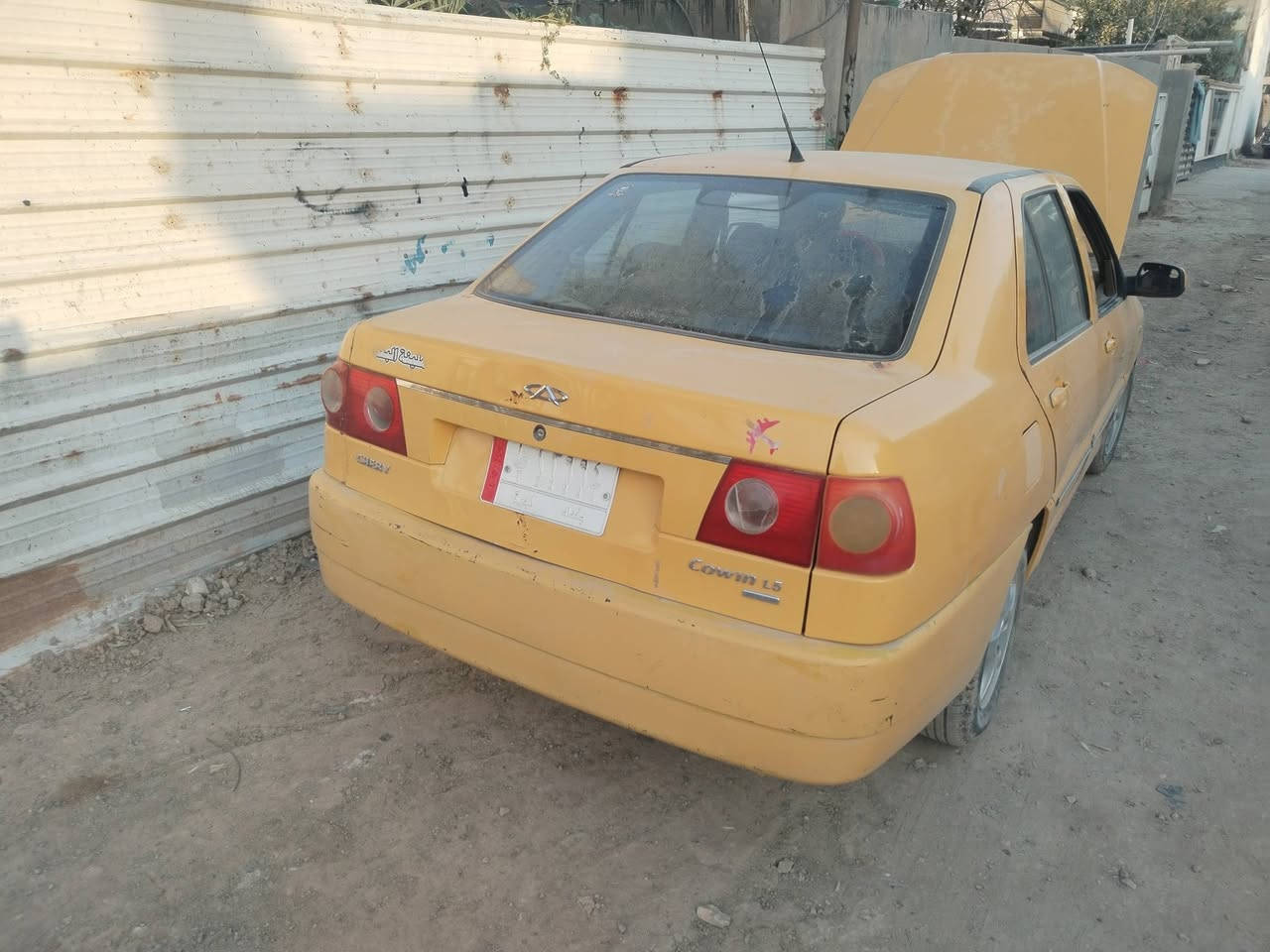 السلام عليكم سياره شيري للبيع محرك بلادي كير بلادي مكفولات تبريد ثلج ماناقصه شي كبل لشارع السعر ٢٥ وبيها مجال حك الجيه مكان السياره ابو غريب الشهداء  الاستفسار الاتصال ***********
