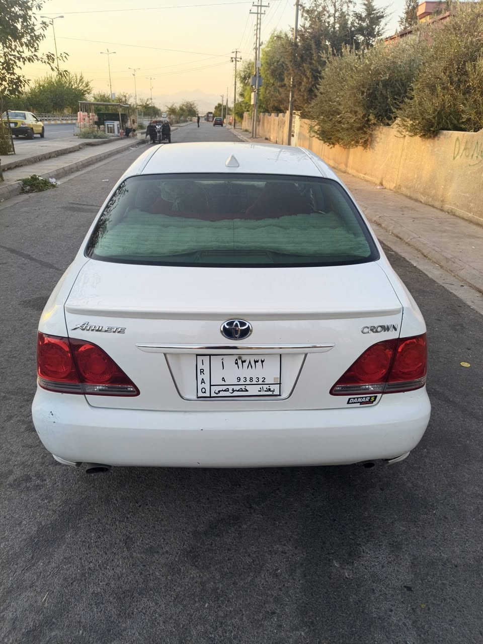 بە ناوی خوا
شاهینە ساغ مووسووبڕاوە نیە
سێ دووگمە یە
دووپارچە ی بۆیاخی ئە وروپایە سۆنە رم داناوە
سە یارە ی ماڵانە کۆدی هە یە
دە بڵە کانی کراوە بە ڕۆیاڵ
بێ مە سرە فە
سعری 70گە ڵا
شوێن هە ڵە بجە ی شە هید
*********** ڤای بە رووواتس ئاپی لە سە رە

