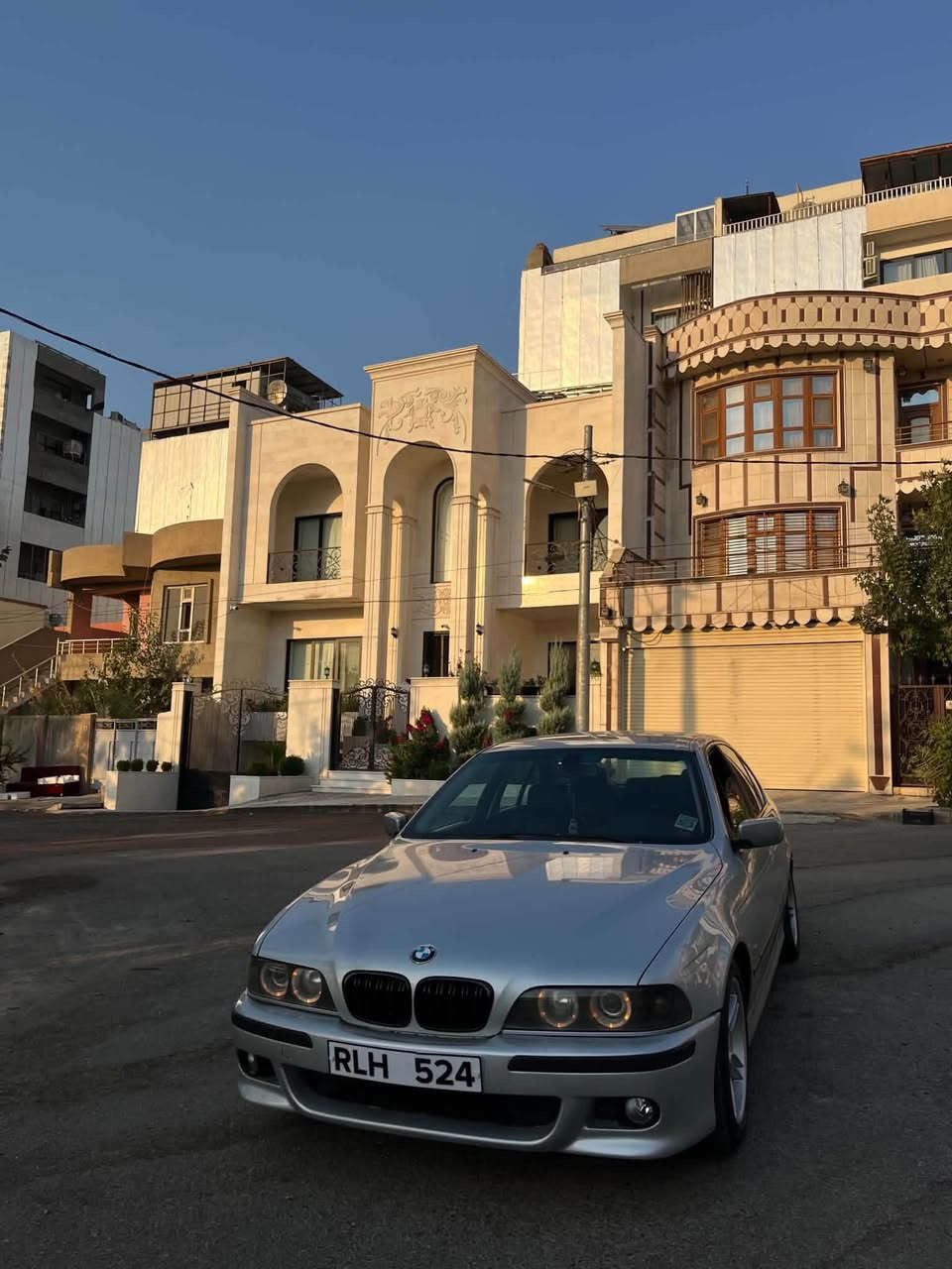 BMW 5 Series E39 🚘
مۆدێل 2000 - مەکینە 528 دبڵ ڤانۆس / دبڵ دیژیتاڵ

مواسەفات:
🔹 کوشن جڵد
🔹 شاشە و سیاحی
🔹 هیتەری کوشن
🔹 سوکانی M + ڤۆلیۆم + تەحدید سورعە
🔹 ناو فۆرمیکا
🔹 لایتی ئەڵقە + عەدەسە
🔹 تەبرید سارد و گەرم لەسەر سویچ
🔹 بۆیاخ سەقف و حیزام بە شەرت
ماشاالله زۆر جوان و تازە ماوەتەوە ✨ پاک و خاوێن

📍 سلێمانی
📞 ***********
