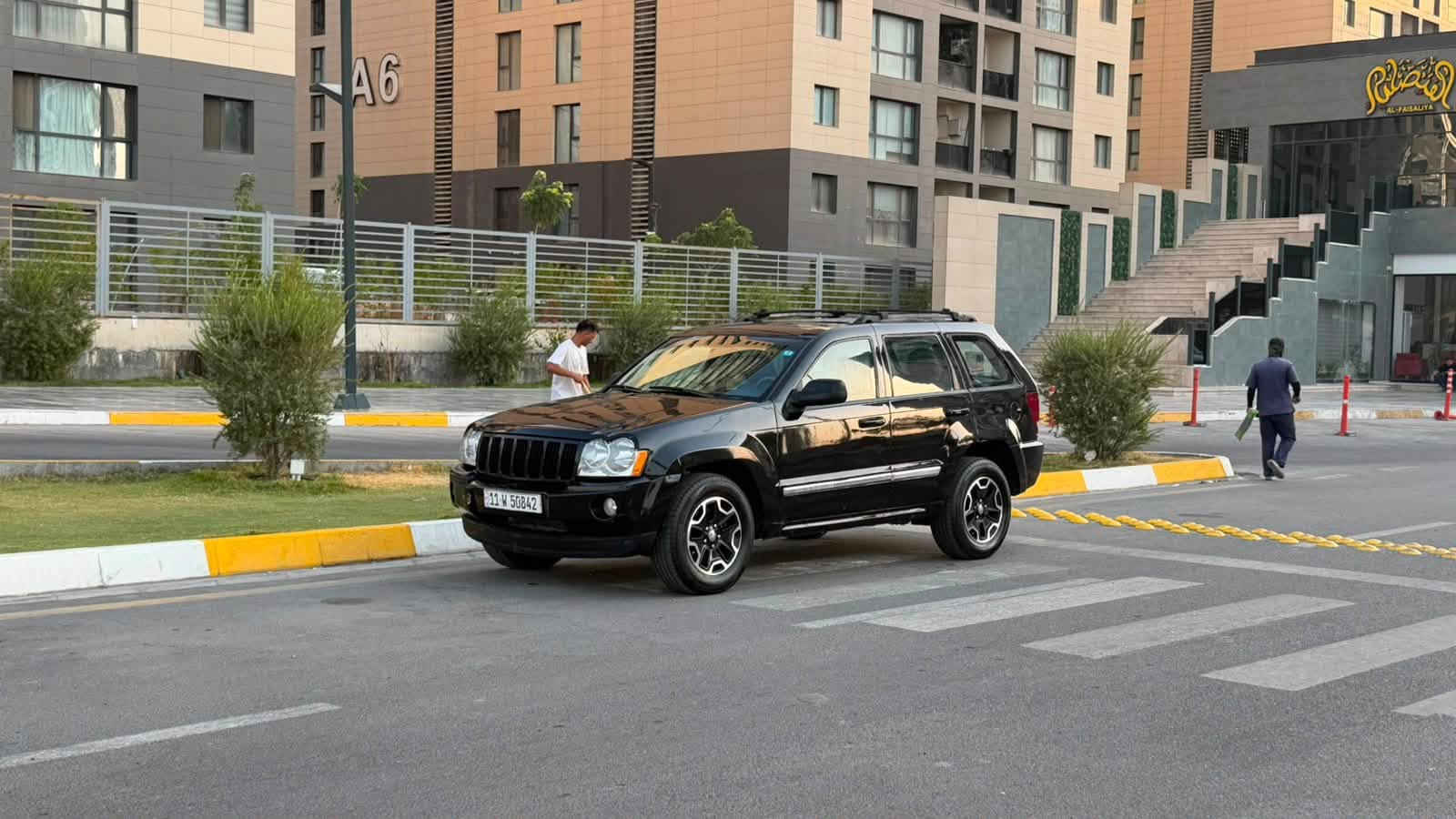 سلام عليكم
للبيع او مراوس حسب القناعه 

جيب لاريدو موديل 2007 فول 

رقم بغداد الدولي تحويل ثاني يوم

محرك 6 سلندر جديد مكفول من كلشي

كير اوتماتيك فور ويل مكفولات جدد 

صدرين الخلفي والمامي كلها مبدل جديد

تبريد شغال قطعتين ثلج حماوه ربع متصعد

كهربائيات كلها شغاله بدون اي جطلات او نقص

سلايد سنتر لوك تحكمات كشنات كهرباء كشنات جلد

السياره مال بيت وستخدام شخصي وجاهزه للخير

صبغ حزام جماليه بدون اي حادث شرط الفحص

السعر 85 ورقه وبي مجال للشراي سستفسار اتصل 

*********** اخوان الي يحب يتصل مموجود فيس العنوان بغداد حي الخضراء
