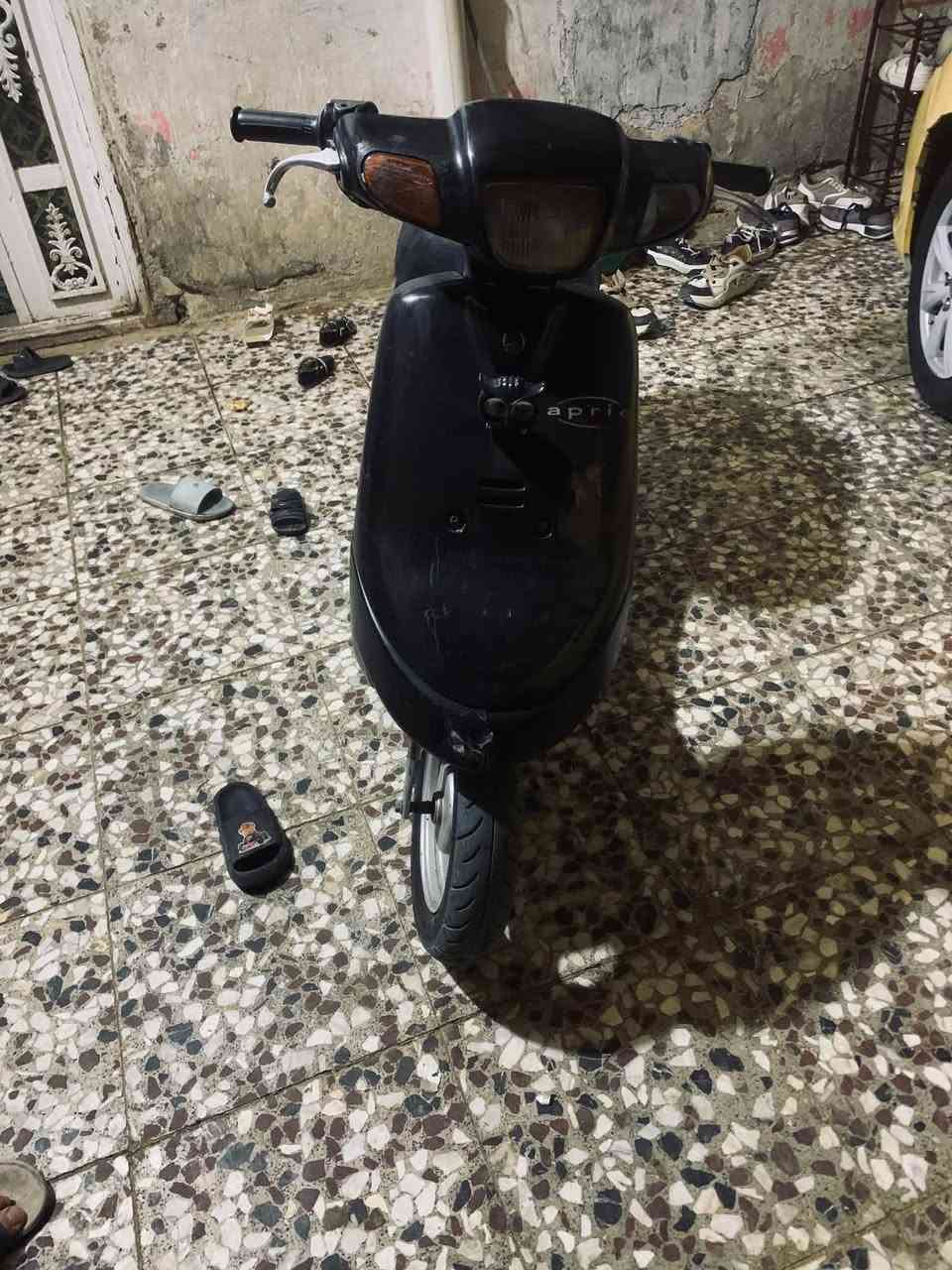 دراجة بطة للبيع نضيفة ممفتوح بيهة شي سلف وهندر ب350 بيهة مجال شوي تصلو على الرقم او واتساب ***********
