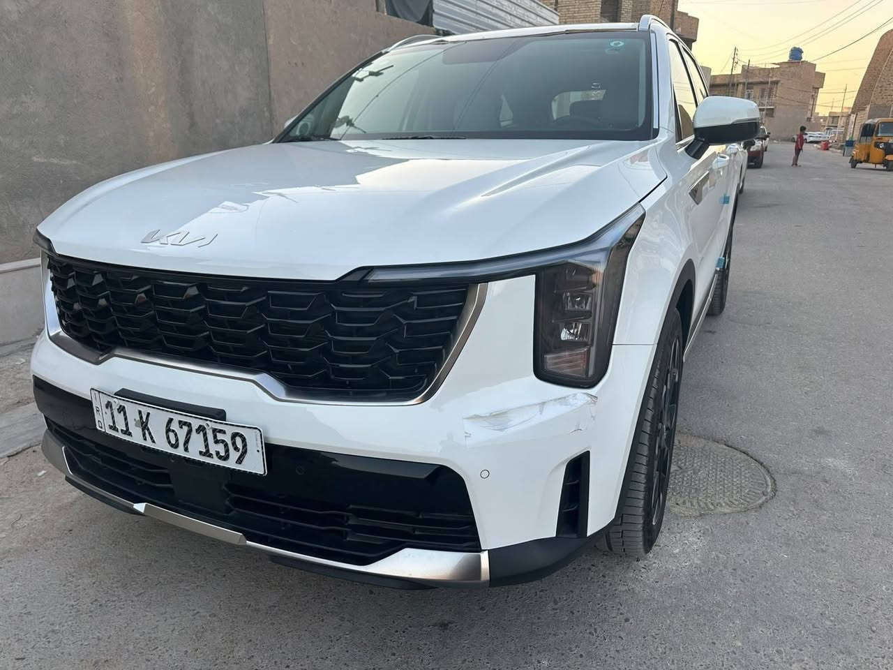 كيا سورنتو 2025
بيها حادث نص جاملغ خلفي وربع صندوق 
ماشيه 10000 كيلو 
1. سته سلندر V6
2. ويل 20
3. تشغيل عن بُعد
4. حساسات أمامية وخلفية
5. جنطة كهرباء
6. مقاعد كهرباء
7. إنارة محيطية
8. كير ماوس
9. شاشة متصلة
10. شحن لاسلكي
11. أوتو هولد
12. هاند بريك كهربائي
13. 7 راكب
14. ثلاث قطع تبريد
15. تحكم تبريد لمس
16. مرايا شفط
17. بردات خلفية
18. تحكم ستيرن
رقم بغداد
 ***********
السياره مدوشمه ومفروشه ارضيتها .
مكان السياره ..العماره / ميسان
