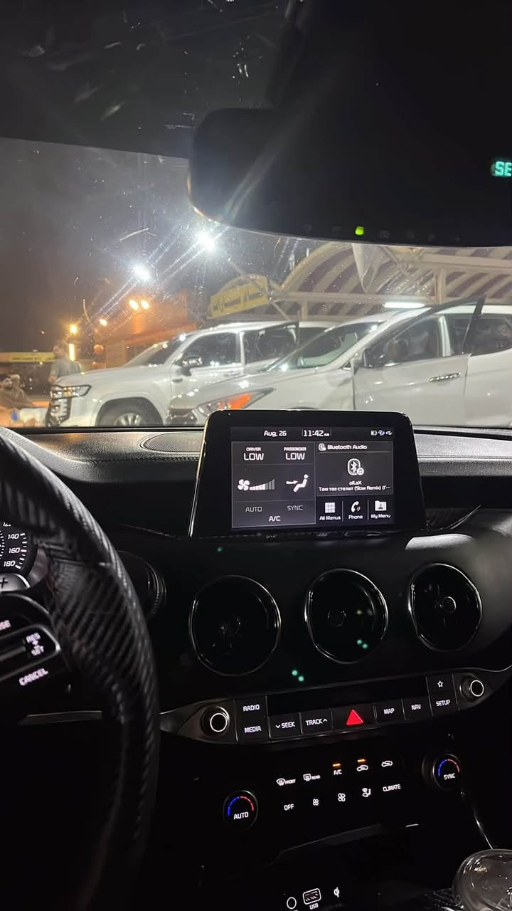 سلام عليكم شباب 

ستنكر 2019 gt فول مواصفات للاخير فتحة تدفئة ستيرن كشنات خزن ميموري رادارات نقاط عمياء قياده ذاتية كشنات جلد اسود فول للاخير ماكو شي مابيها 
ممحزمة هيه بس ابيع حزام السونار موجود  ب سعر حلو وجوه السوق تواصل *********** فقط بيع اخوان
