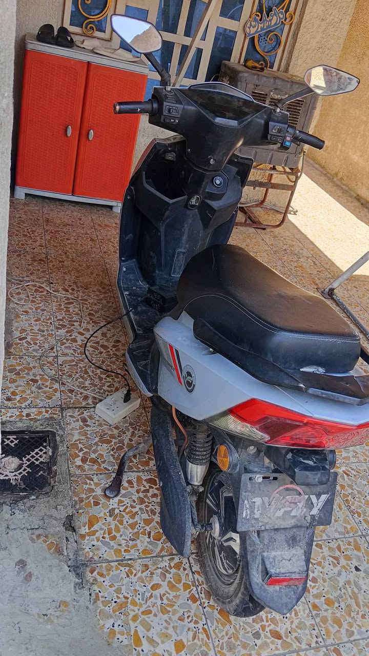 للبيع دراجه شحن 350
3 باتري جديد و 3 باتري منفوخ بس يشتغلن 

مكاني الدوره ***********
