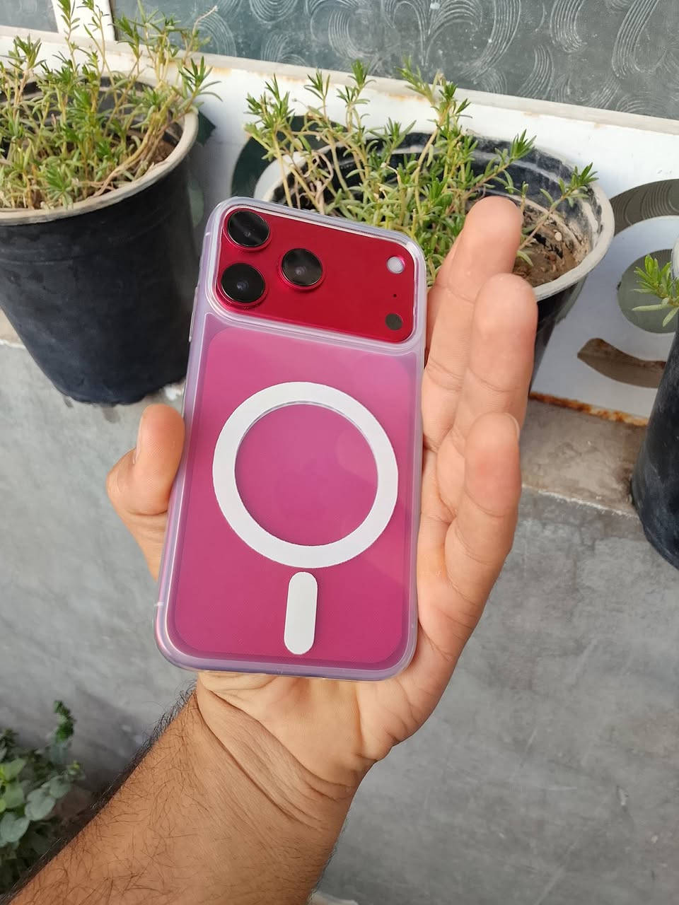 السلام عليكم 
ايفون XR محور 18 برو فقط تحوير شاصي التلفون نضيف وكله شغال من فلاش وسيمكارت وكاميرات فيس ايدي شغال التلفون مستبدل فقط بطاريه ونسبتة 73 ذاكره 64 نموذج M شرق اوسط عربي سعره 250 الف 
عنواني نجف ميلاد حولي شارع جامعة الكفيل 
***********

نص مكتوب في الصور:
- ٦:٣٤ البطارية حالة البطارية والشحن رسالة مهمة حول البطارية حالة بطاريتك متدنية جدًا. يمكن أن يبدل أحد مزودي خدمة Apple المعتمَدين البطارية لاستعادة الأداء والطاقة القصويين. العثور على خيارات الخدمة... الحد الأقصى للقدرة ٧٣٪ هذا قياس لقدرة البطارية مقارنة بقدرتها عندما كانت جديدة. قد تتسبب القدرة المنخفضة بتقليل ساعات الاستخدام بين عملية الشحن والأخرى. أقصى قدرة للأداء تدعم بطاريتك حاليًا الأداء الطبيعي وقت الذروة. شحن البطارية المحسن للحد من استنزاف عمر البطارية، يتعلم الـ iPhone من عادات الشحن اليومية، بحيث ينتظر ولا يتجاوز ٨٠٪ حتى يحين موعد حاجتك إلى استخدامه.
- حول القطع والخدمة تجمع Apple سجل تاريخ القطع والخدمة، ويعرض السجل معلومات عن هذا الـ iPhone وحالته وتفاصيل إصلاحه. معرفة المزيد... سجل تاريخ الخدمة البطارية الخدمة
- ٦:٣٤ رجوع حول الاسم iPhone 18 pro إصدار iOS 18.7.10 اسم الطراز iPhone XR رقم الطراز MT302LL/A الرقم التسلسلي DNPYNBWKXKN انتهت صلاحية التغطية القطع وسجل تاريخ الخدمة الأغاني الفيديوهات ١٠ الصور IV التطبيقات ١٢ السعة ٦٤ غ.ب. متوفرة ٣٥,٩٥ غ.ب. من إجمالي ٧٩,٣٥ غ.ب.
