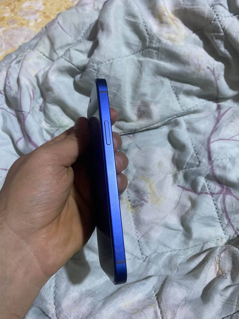 آيفون ١٢ • ١٢٨ غ.ب. • مدينة الصدر