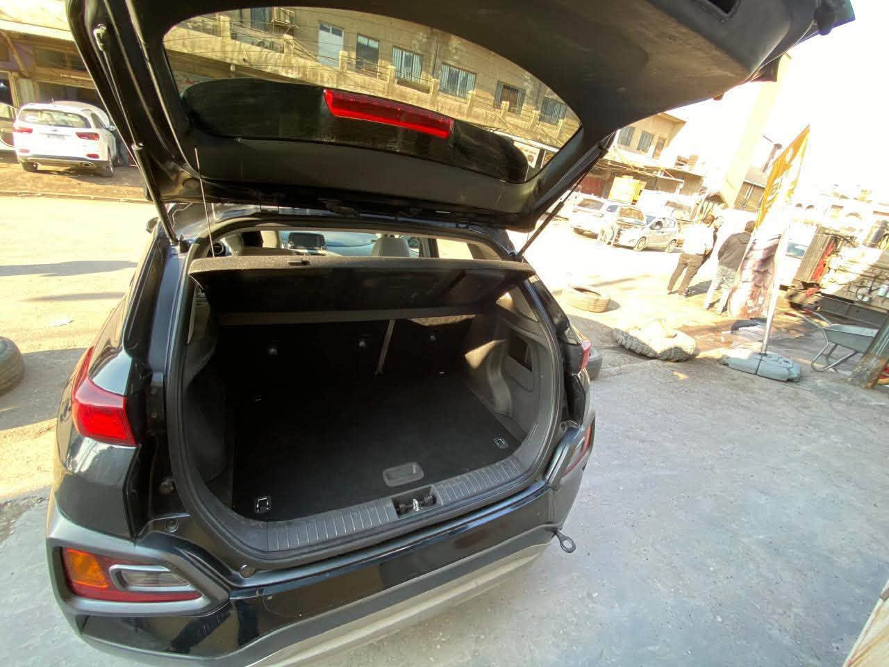 السلام عليكم مكلف بالنشر كوناموديل ٢٠١٨ محرك ١٦٠٠ تيربو ماشية تقريبا ٦٢ الف فول مواصفات صور الحادث بالمنشور مكانها كرخ تفاصيل اكثر خاص
