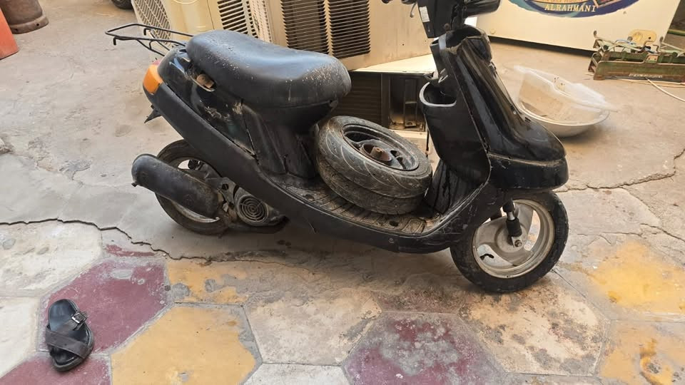 دراجه كوم حديد مع زوج تايرات 
ب ١٣٠ الف
*********** فقط اتصال
مكاني رفاعي
