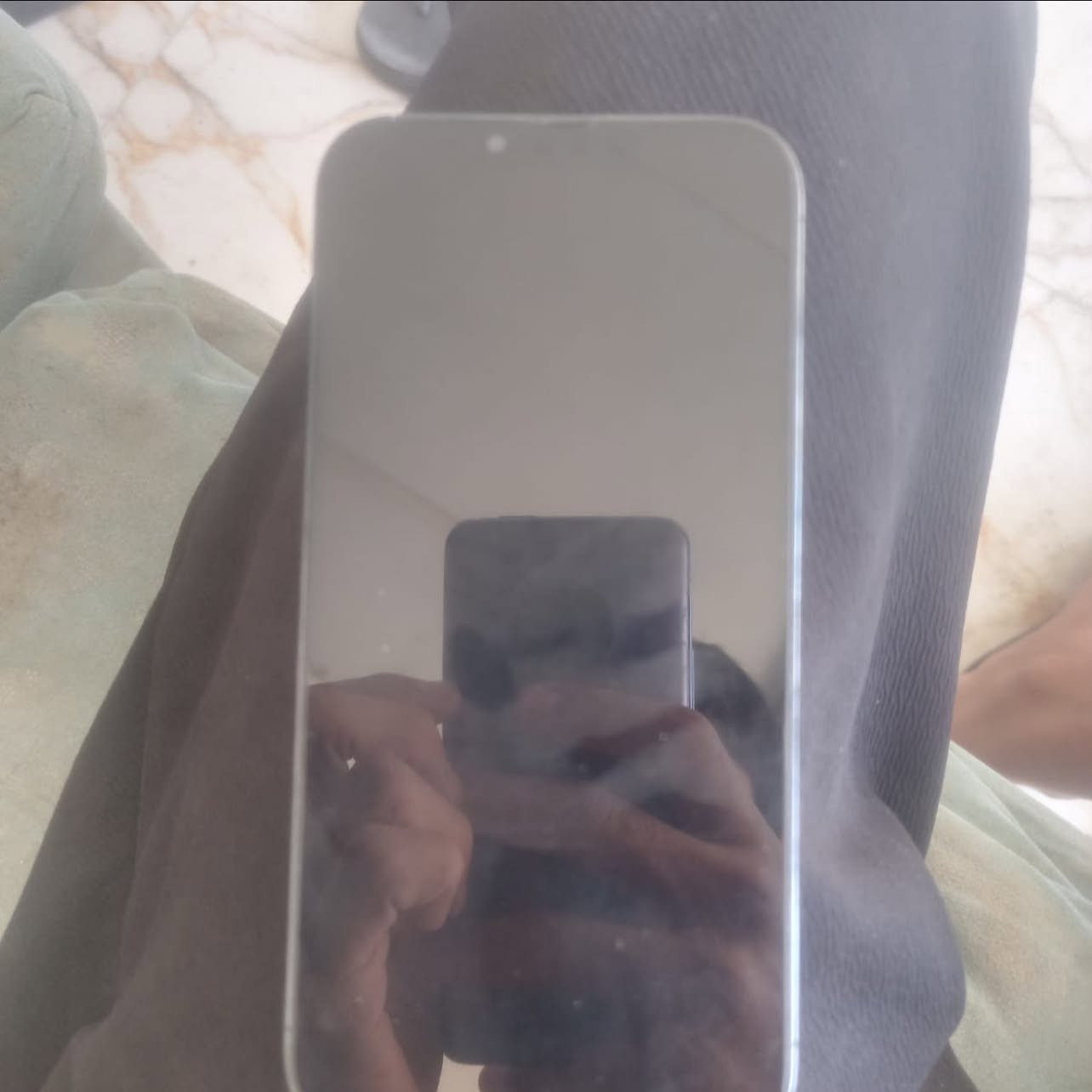 يفون ١٣البييع سعر خاص بدل  شاش  البطاريه ٨٦ضهر مكسور يفون كلششش نضيف والله رقم***********المكان ناصريه تضحيه
