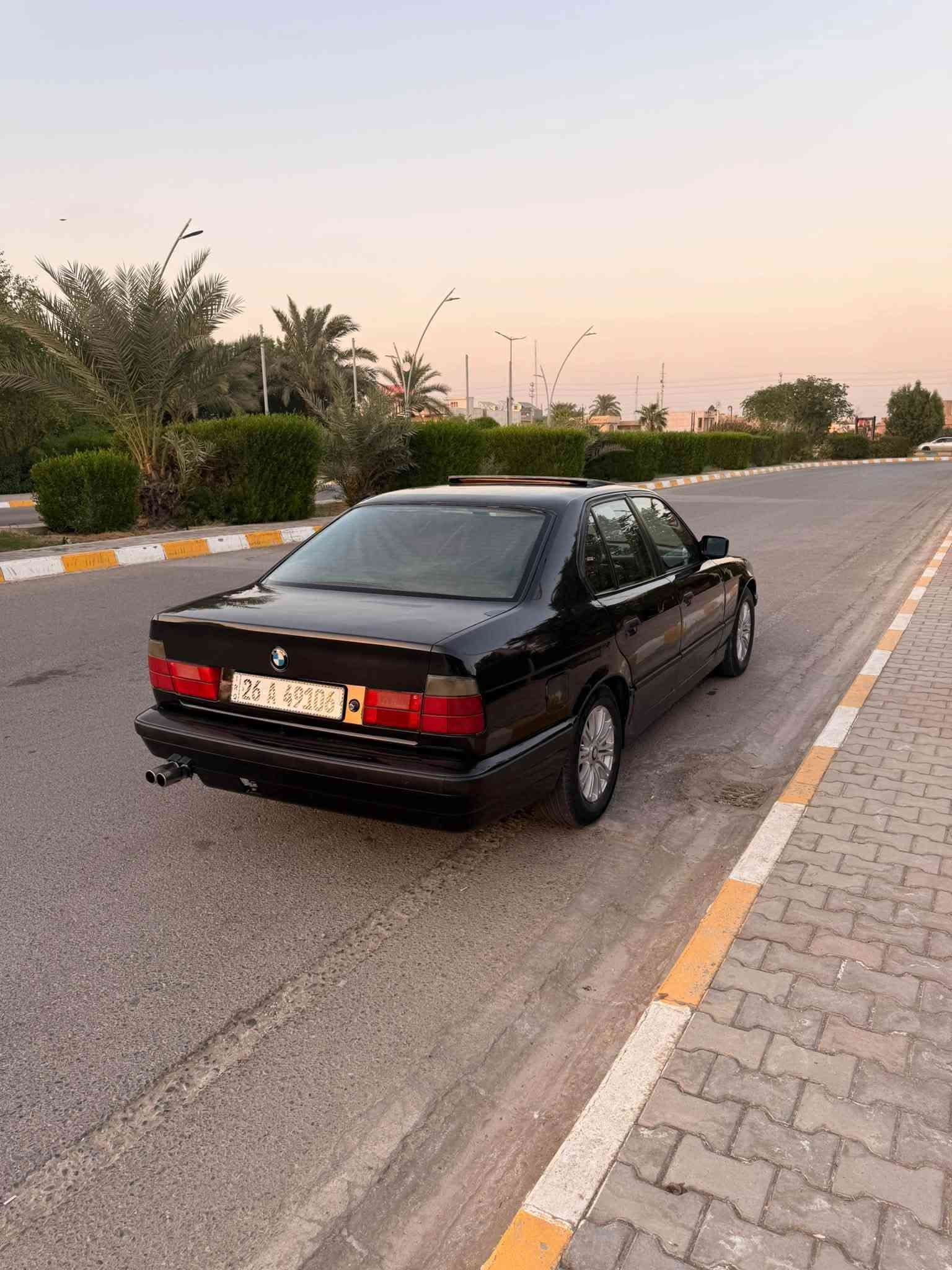 BMWللبيع
نقدا فقط 
السعر 43
حجم 553i
سياره مصبوغه عام جماليه بدون حادث 
فول مواصفات سلايت 
اوتماتيك كير ومحرك بدون عيب 
كهربايات شغاله 
رقم (26)دولي باسمي 
هزه جديده
تخم تاير جديد 
صدر نص عمر
مكاني تكريت الديوم
الاتصال ***********
