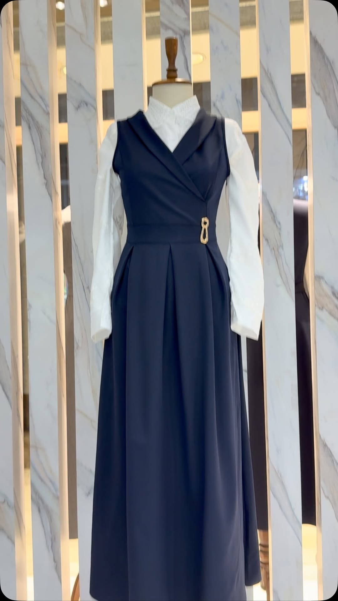 التفاصيل لتكوني أنيقة بإمتياز 💙 الموسم الصيفي 
صدريه
قياسات 38-40-42-44-46
✨ملاحظة : في حالة راسل لطلب وكان اللون والقياس خطأ او خلل مصنعي يتم استبدال القطعة بدون اجور
 
العنوان : ميسان قطاع 28.  مجاور مطعم 360
للحجز والاستفسار يرجى مراسلة الصفحة او الارقام التالية 
***********
***********⁩⁩⁩⁩⁩⁩⁩⁩⁩⁩⁩⁩⁩⁩⁩⁩⁩⁩⁩⁩⁩⁩⁩⁩⁩⁩⁩
