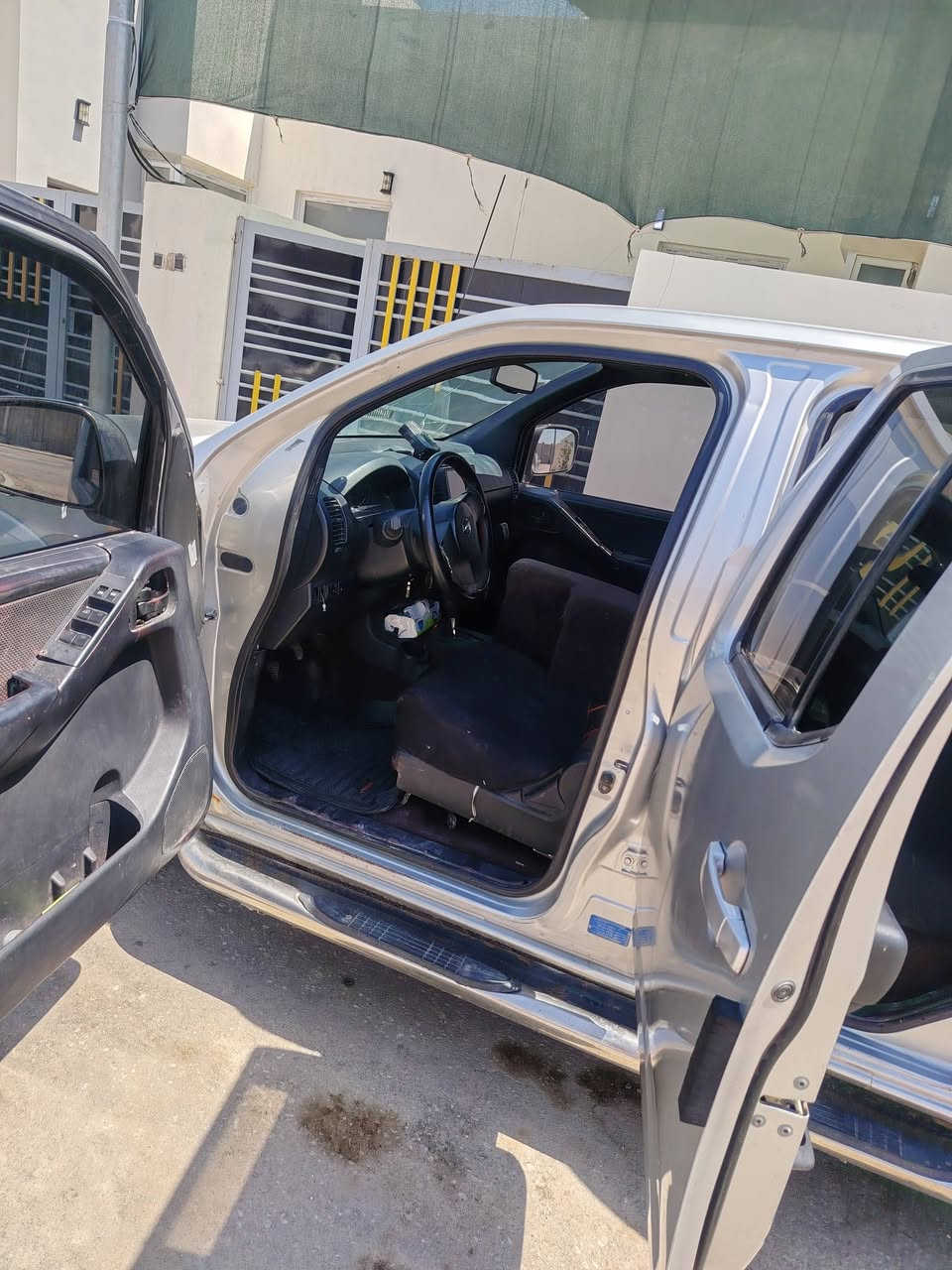 نيفارا موديل 2009 للبيع
السياره مصبوغه احزام بدون ضربه
محور vvt. i 2500
بيه باج عظم  تظليل من المرور
مكينه وكير وحداديه مكفولات
كهربائيات كله شغاله
تبريد ثلج
راعيه بالنجف
السعر 80
***********

