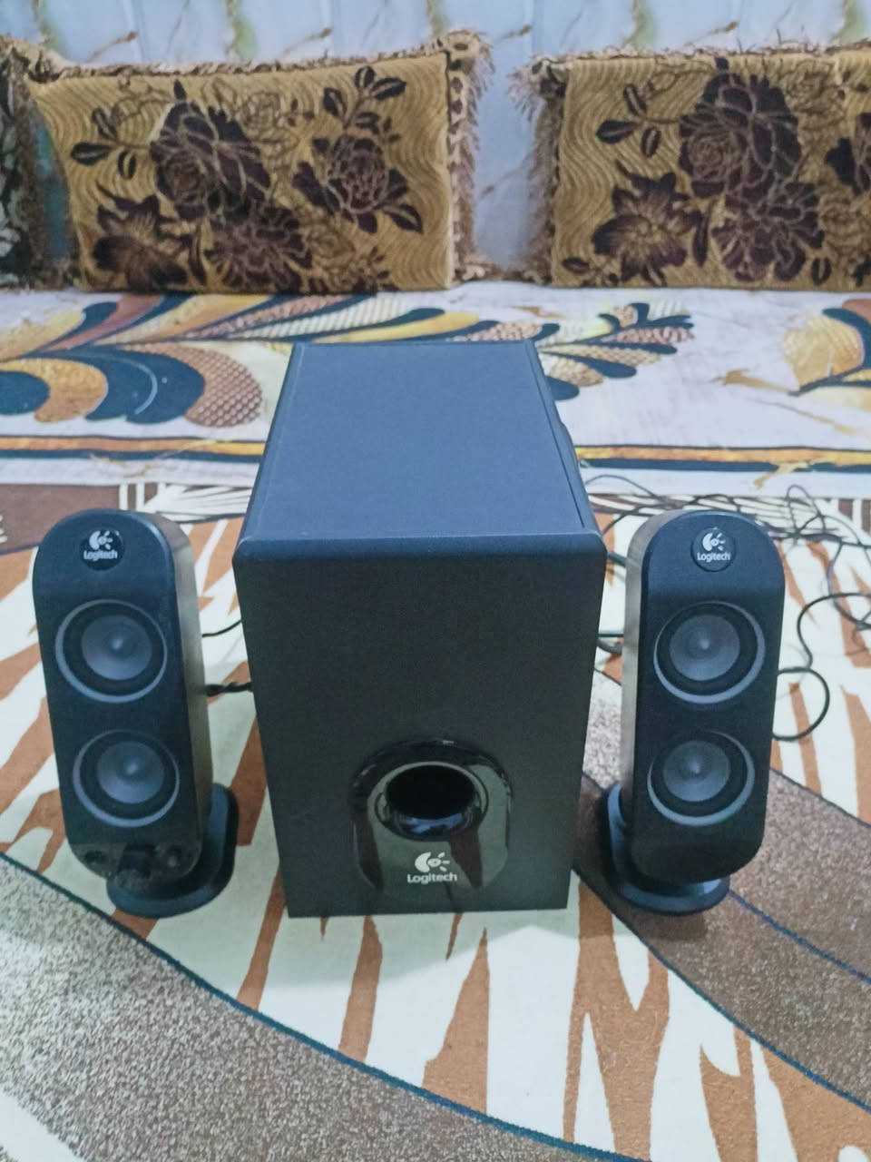 سماعات • مضخم صوت • للبيع