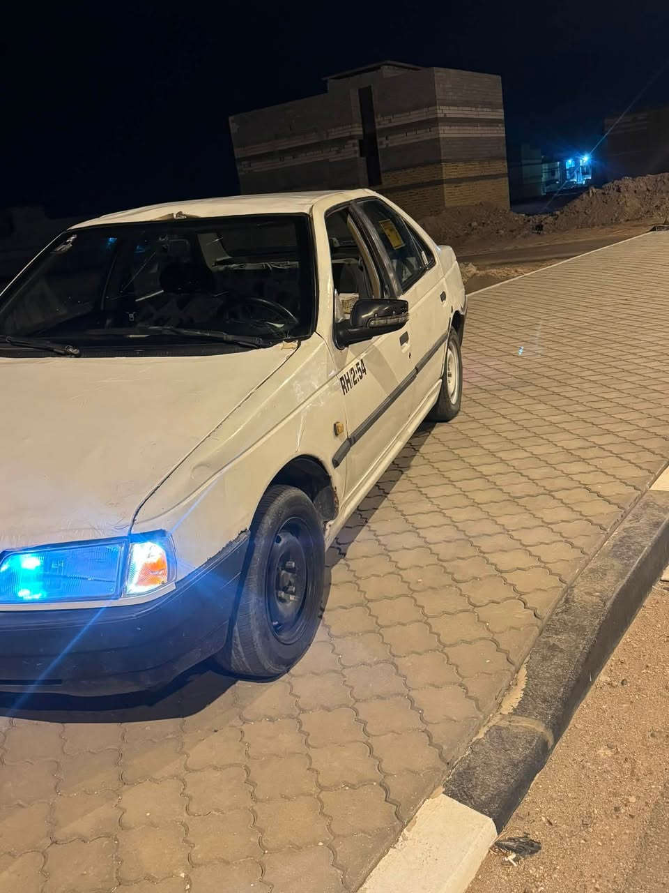 سلام عليكم بيجو روه مديل ٢٠١٠ شرط المداور  محوره كير ومكينه سفن كي يعني مثل الونجي كير ومكينه كفاله سياره كله شغاله من طول لطول كهربائي كله شغاله تخم تاير جديدي صدره زين حلو بديه حلو بيه  خياس بل داير سياره كلش حلوه وأي نقص ما بيه سعر ٢٢ ورقه وبيه مجال للشراي عنوان بصره رقم *********** متواجد بس خاص
