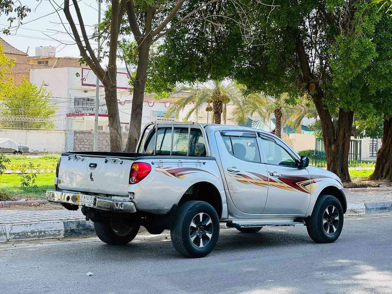 بيكم مستبوشي فورويل مديل 2008 سعر 80 وبيه مجال للاستفسار الاتصال *********** مكفوله من صبغ وضربه وتبديل مواصفاته فورويل مري كهربائي شاشه يباد كامره جام كهربائي  كشنات جلد سنتر لوك  مكينه كاز  مكينه وكير مكفولات  حداديه جديدهه تخم تاير جديد تبريد شغال ثلج رقم  بغداد  سنويه 2028  مشروع وطني سياره جديده وجاهزه وأي نقص مابيهه مكان سياره كربلاء.
