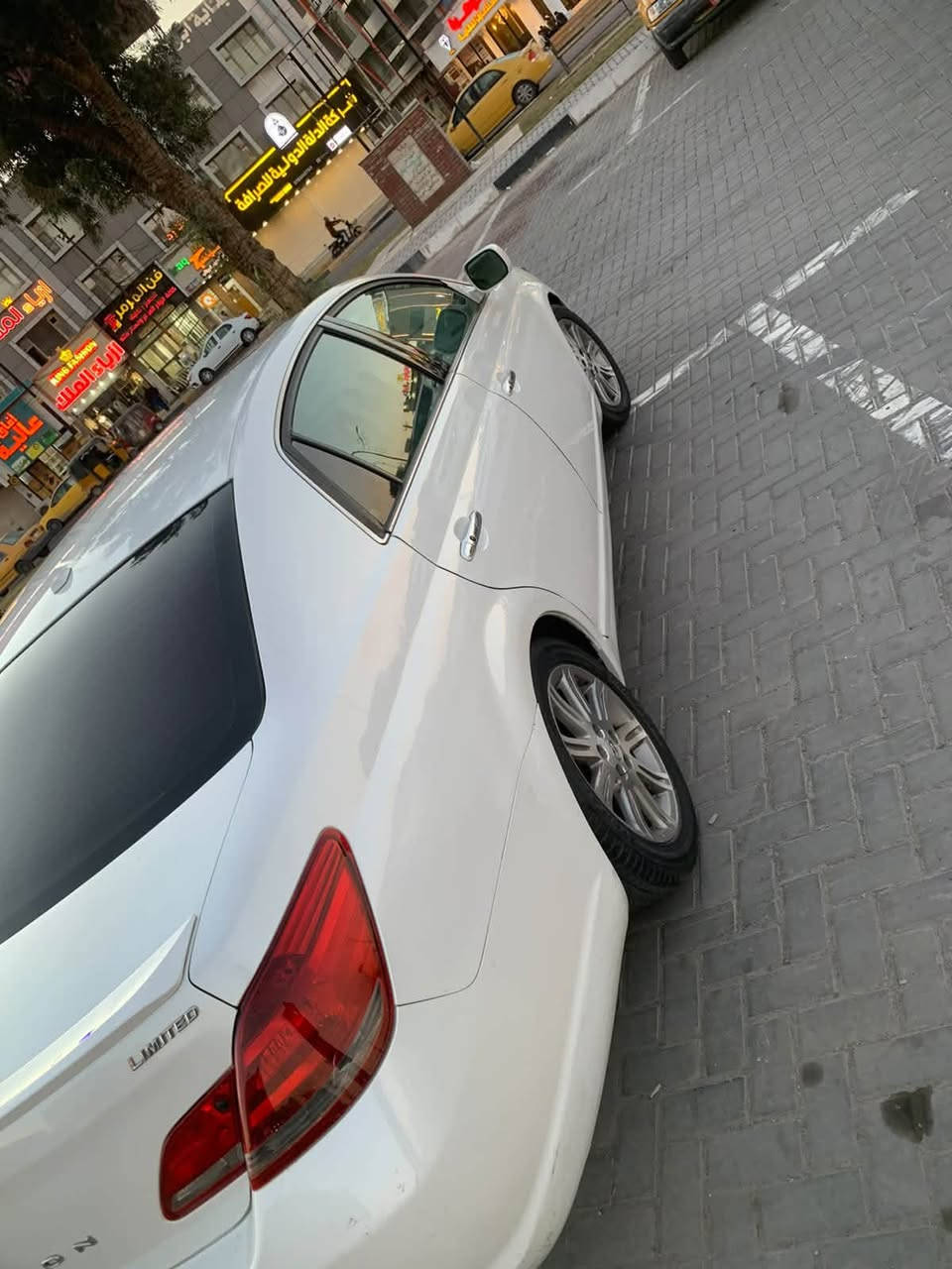 � للبيع — تويوتا أفالون | Toyota Avalon
📅 الموديل: 2009
📍 مكان السيارة: كربلاء المقدسة

🛡️ مكينة وگير وتبريد كفالة
❄️ قطعتين تبريد
🎨 الجاملغ مصبوغ

✨ السيارة نظيفة كلش 
✨ جاهزة من كل شي 
✨ رقم بغداد 

💰 السعر: 108 ورقة

📞 للاتصال والاستفسار:
***********
***********
