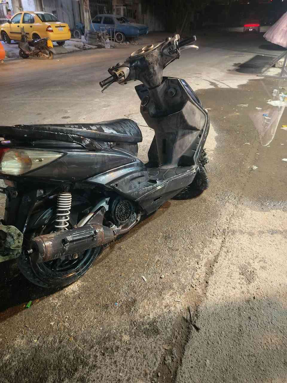 سكنز فحل 
***********
مستعجل عله بيعتهه
لدراجه مابيهه نقص
مكفوله كفاله عامه
مكاني بغداد كراده كم ساره
السعر ٥٥٠ وبيه مجال
