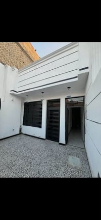 دار 100 متر  طابق ونص 5*20 مدخلين غرفين نوم حمامين مطبخ حار بارد الكما...