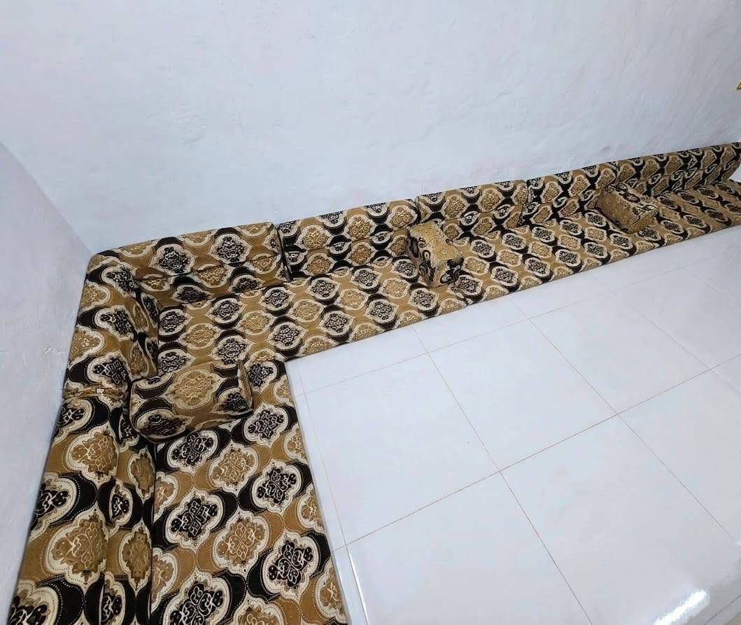 نص ديوان للبيع 4 دواشك و ملحقاته يحتاج غسل 
سعره 75 و بيه مجال 
*********** / العنوان سوق الشيوخ
