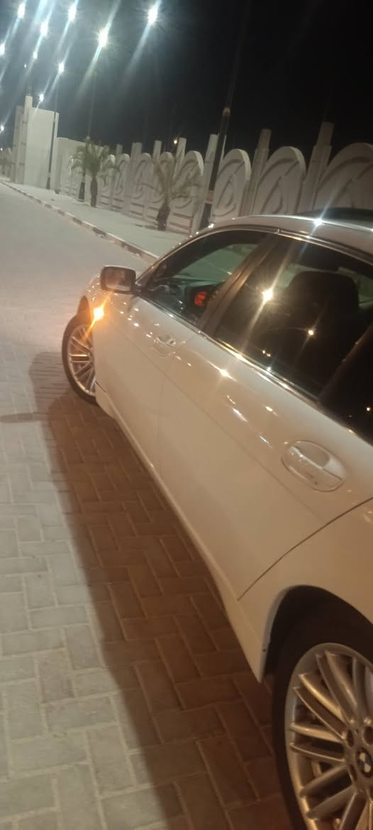 سيارة بي ام باخرة 745 Vip فول مواصفات  كير محرك تبريد شرط مايتواجه معدل السرعه 250قابل للزياده   بيه گصه وحده  السياره كلها على البلاد الحماوه الضهر ويه التبريد 95 /90 انطيك ضمان اذا تحمه السياره ترجع متومه رقم وشاصي وسنويه طبق الاصل ارقام اصولي  السعر 45قابل للتفاوض  للتواصل الاتصال على ***********
