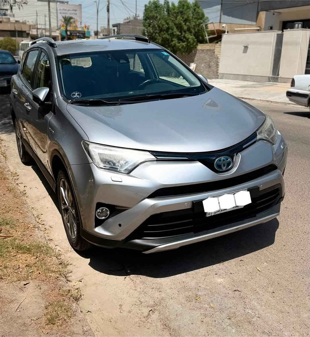 تيوتا راف 4  موديل 2018 / رقم بغداد
محرك 2500  / 4 سلندر / هايبرد 
ماشيه 63.730 كيلو 
لون سلفر 
مواصفات الخليجي 
مكفولة مابيها ضرر وبدون صبغ
قطعه تبريد 
كشن السايق كهربائي 
كشنات جلد اسود 
بصمة 
للاستفسار واتساب فقط / ***********
